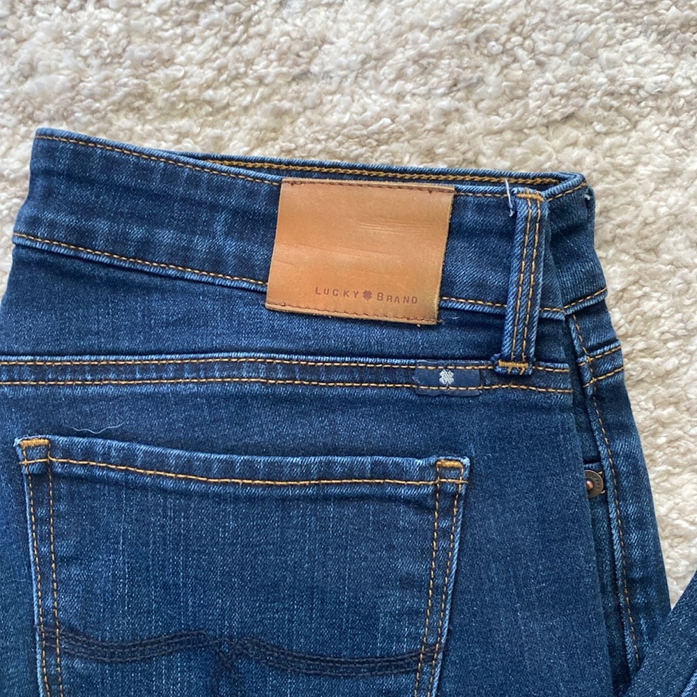 Lucky Brand Jeans - Picture 2 of 5